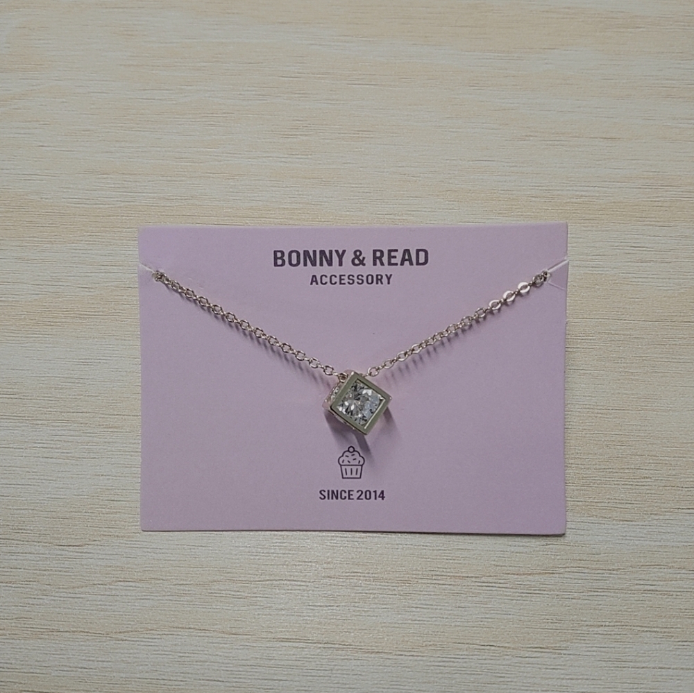 [NEW] Silver Cube Pendant Necklace with Clear Stone